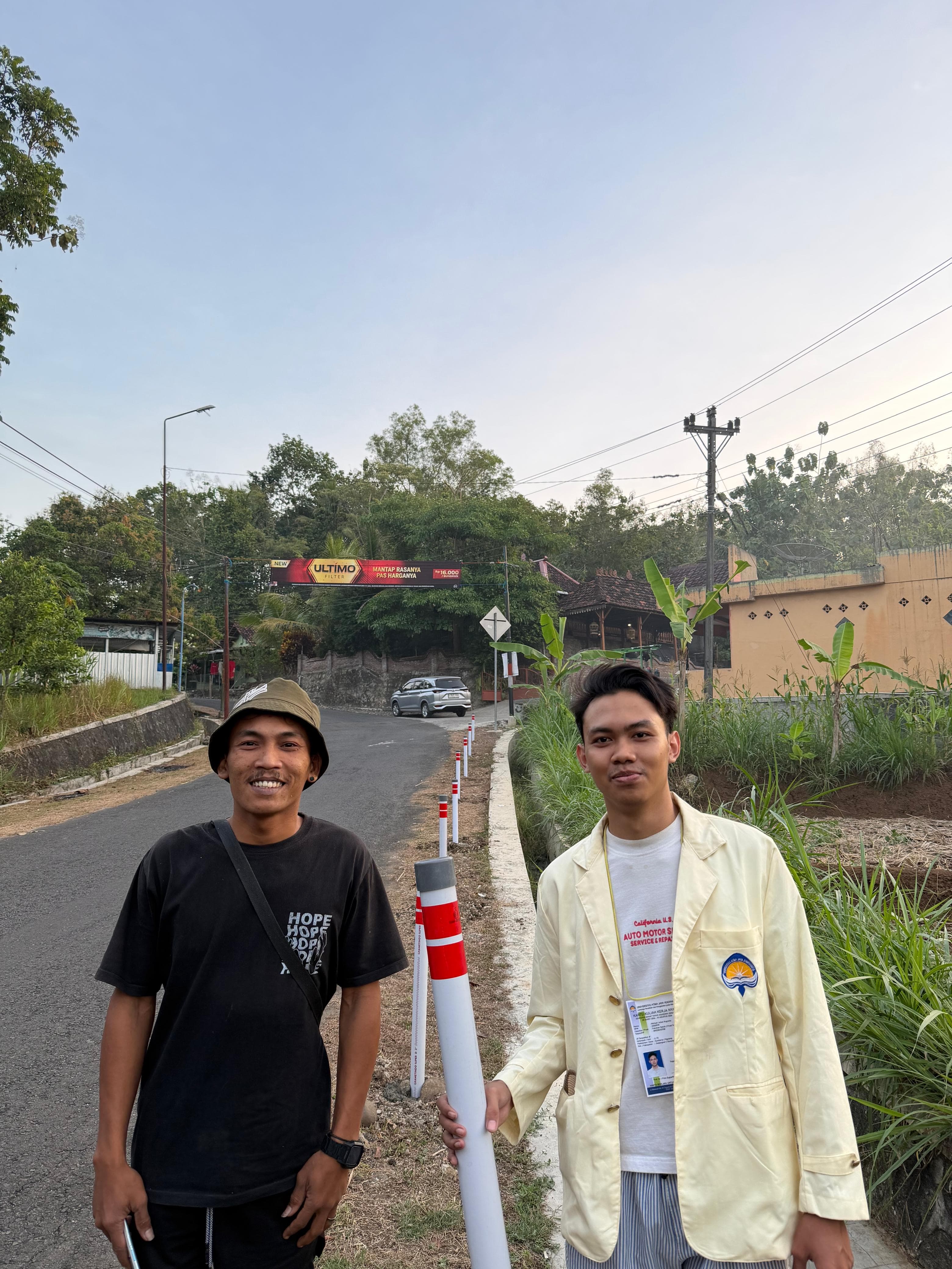 Pembuatan Reflektor Pembatas Jalan - dokumentasi 1